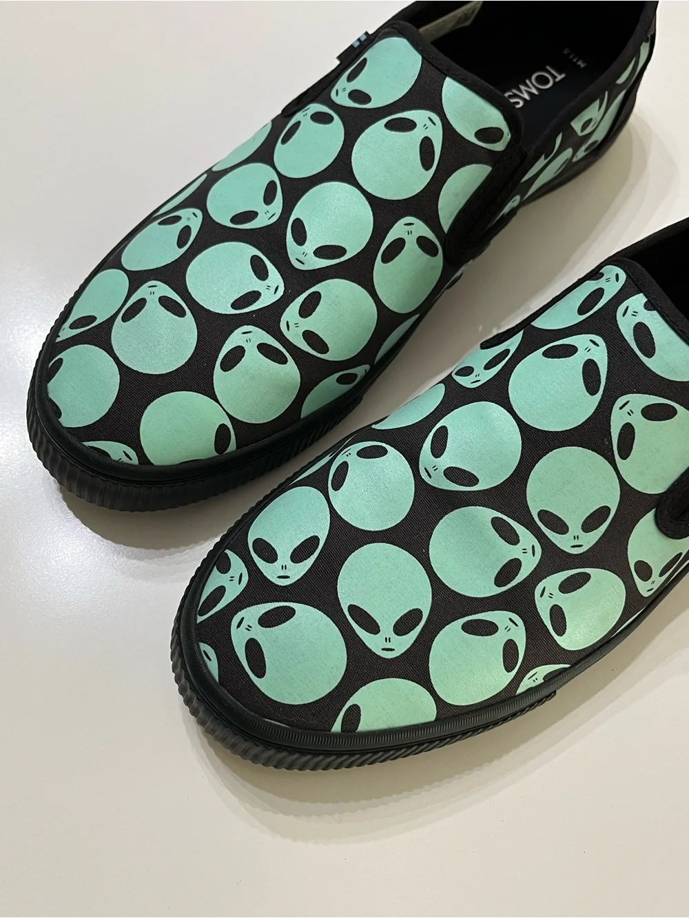 TOMS Men's 11.5 Alien Glow In The Dark Slip On Shoes Black Mint Green
